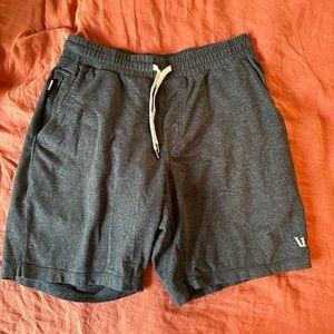 Vuori Shorts